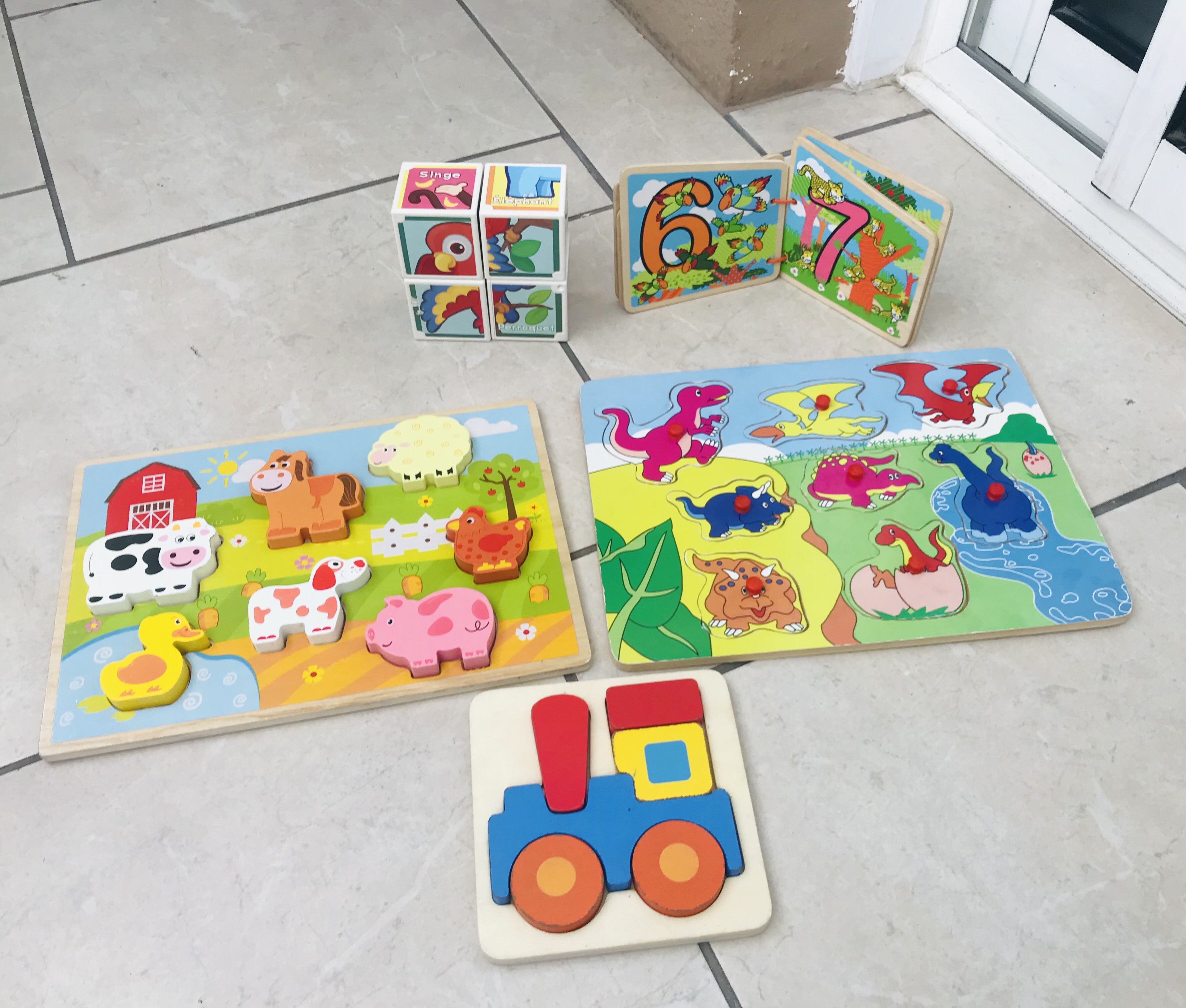 Puzzle et livre en bois 9 Sept�mes-les-Vallons (13)