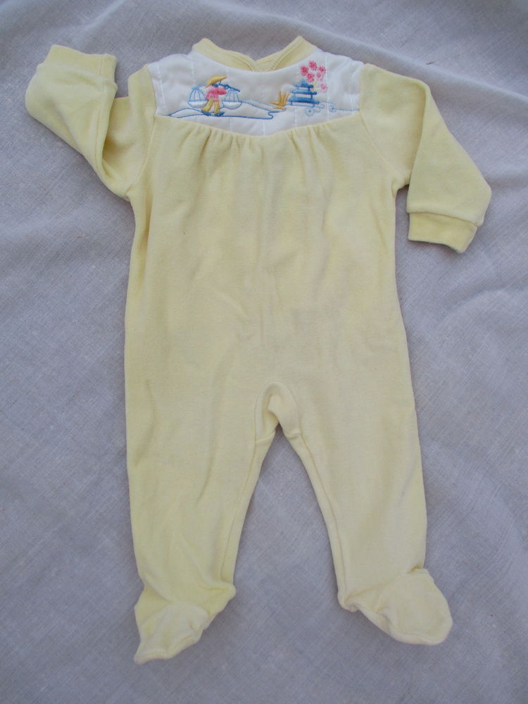 Pyjama Jaune d'Absorba - Taille 3 Mois - Des ann�es 1975 9 La Fert�-Alais (91)