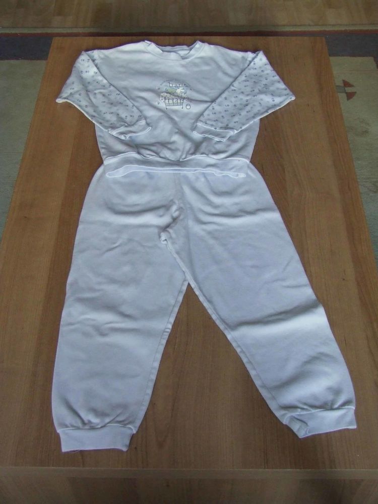 Pyjama 2 pièces haut manches longues et pantalon, C&A, 6 ans 1 Bagnolet (93)