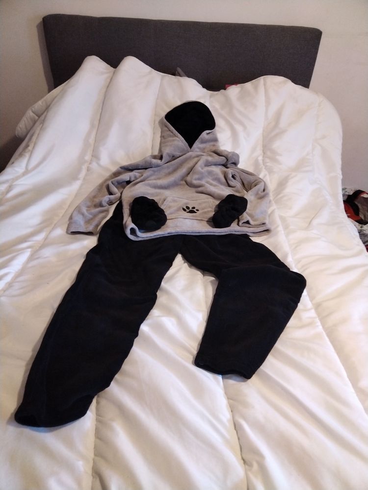 Pyjama polaire ? 3 Pi�ces Haut Noir / Bas Gris Souris / Chau 10 Bonloc (64)