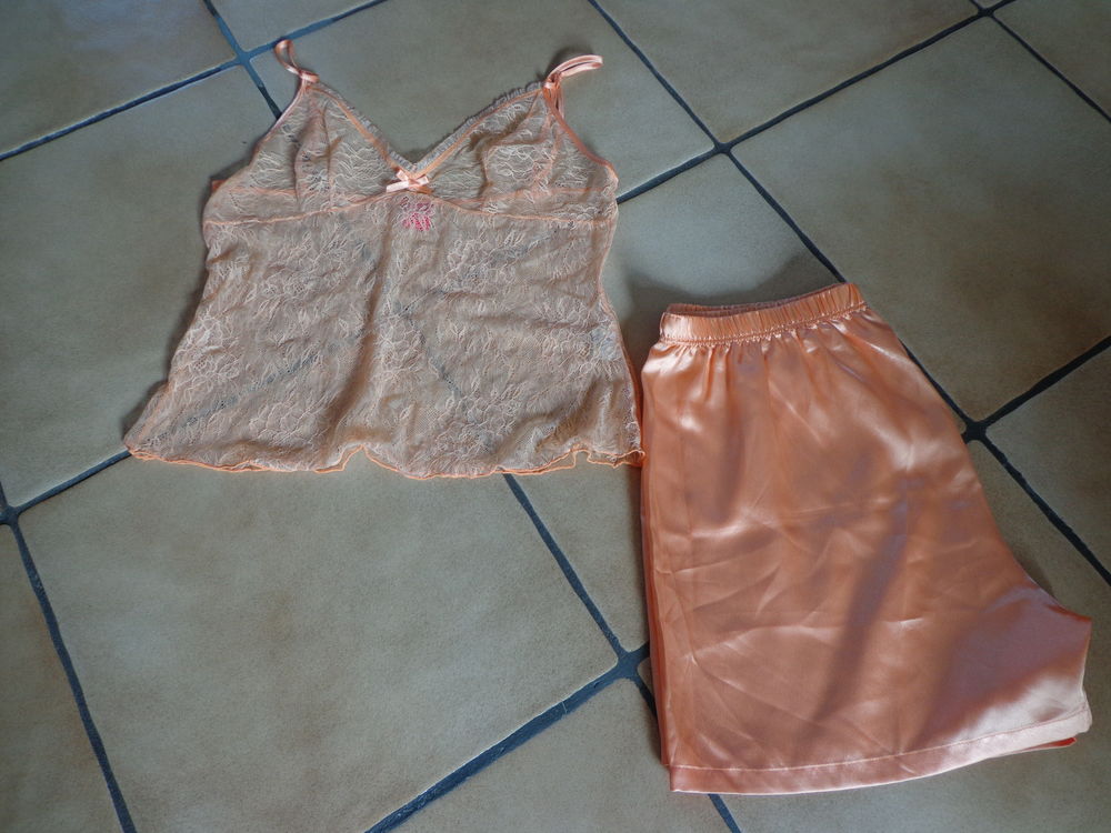 Pyjama short taille 40 10 Longperrier (77)