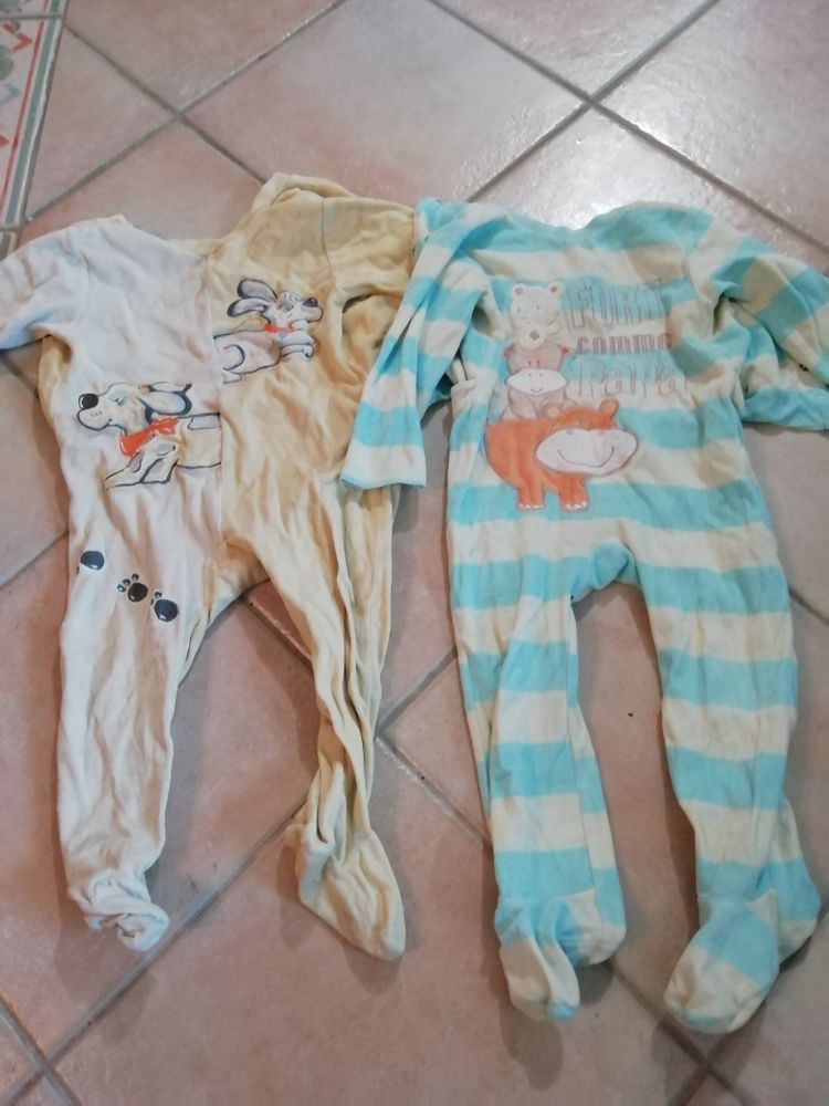 lot de 2 pyjamas taille 24 mois 1 Montaigu (02)