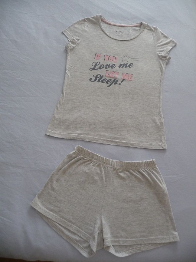 Pyjashort gris clair chin� taille 36 S 7 Celles-sur-Belle (79)