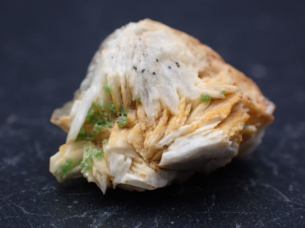 Pyromorphite sur Barytine Le Mas Dieu Mercoirol Gard France 12 Moyenmoutier (88)