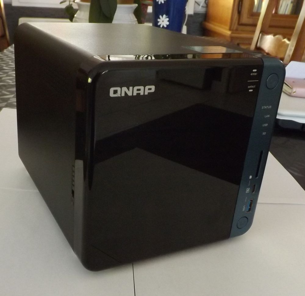 NAS QNAP TS-453B 8GO + SSD tempon de 1 TO 900 Le Vieil-Dampierre (51)