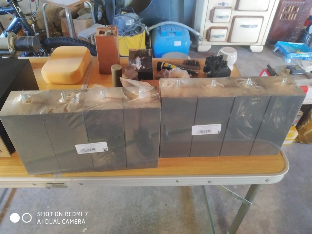 jeu de quatre carr�s laqu� anthracite 200/80/80 vis 8/20 neuf pour pied de lit 25 Seysses (31)