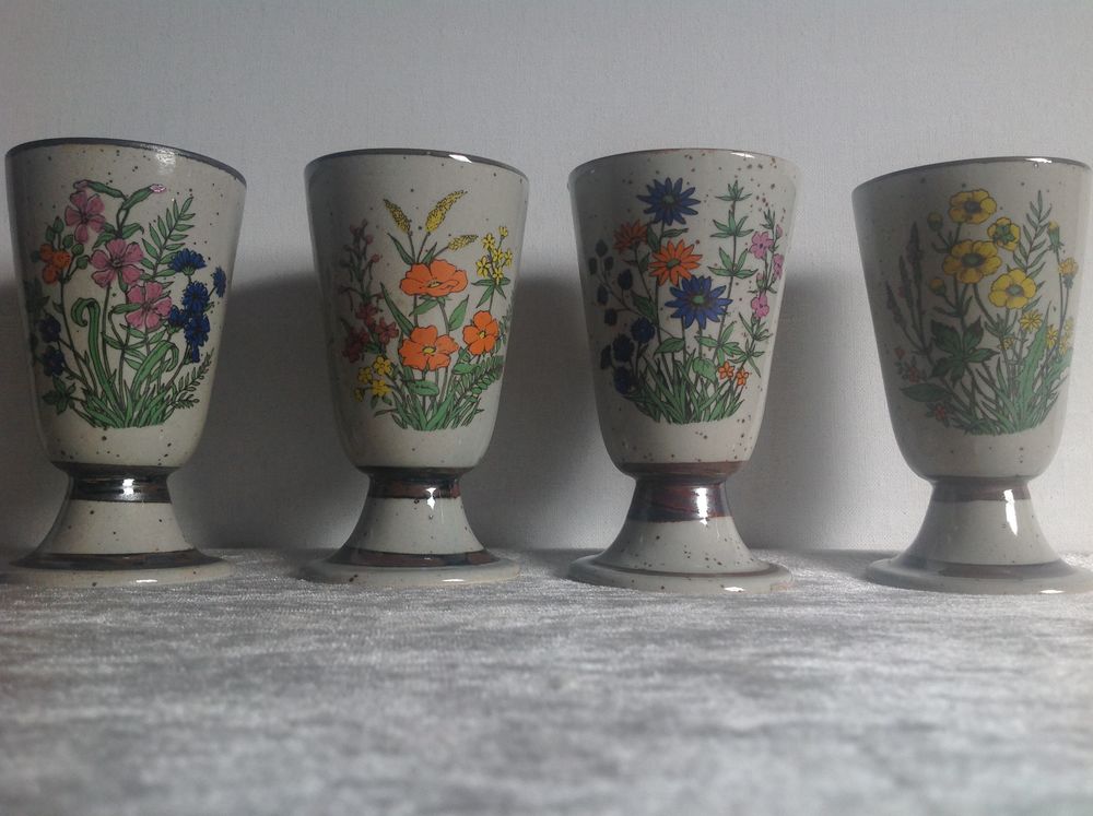 QUATRE MAZAGRANS EN GR�S �MAILL�S & FLEURS RAFFIN�ES 18 Tr�gunc (29)