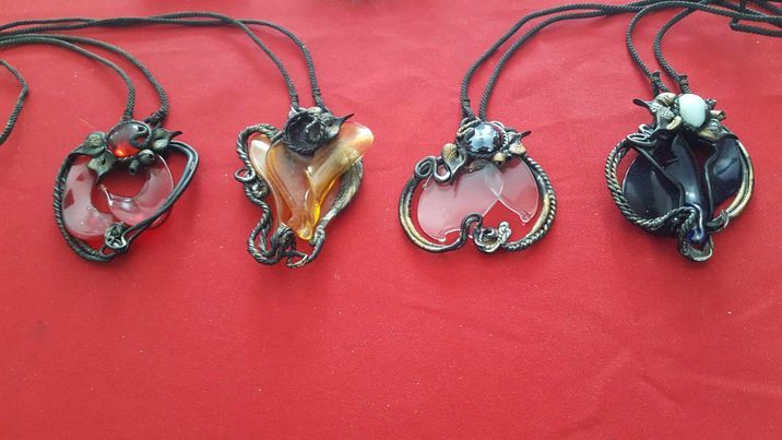  Quatre pendentifs fabrication artisanale mod�le unique 10 Beaune (21)