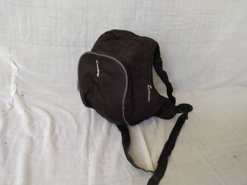 Sac � dos Quechua petit noir 5 Marseille 10 (13)