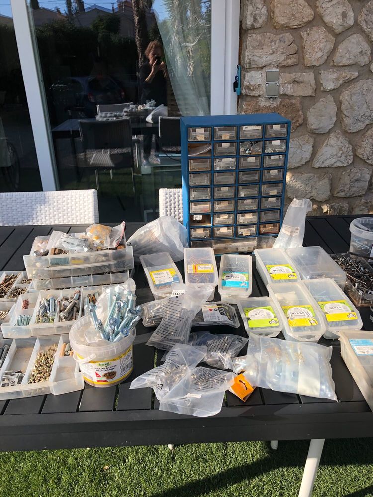 Quincaillerie.Vissserie . 30 Antibes (06)