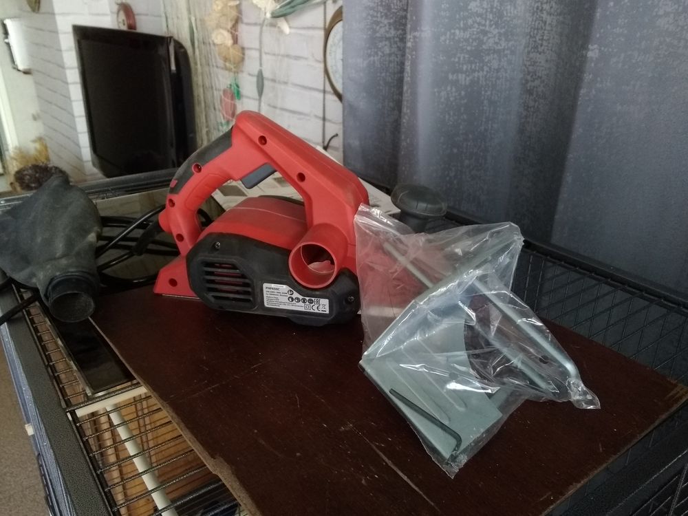 Rabot �lectrique comme neuf servit pour 2 bas de portes 15 Le Havre (76)