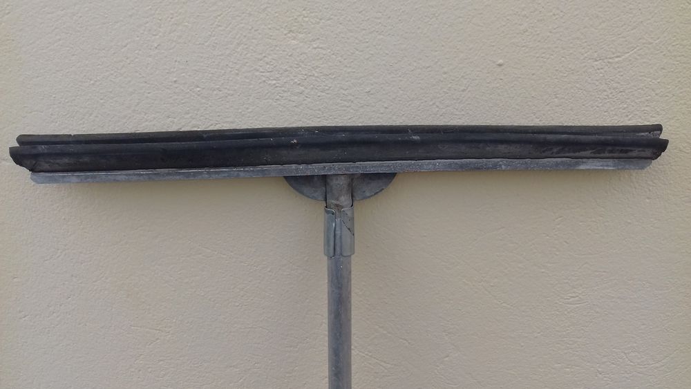 racloir  pour  eau 5 Meyzieu (69)