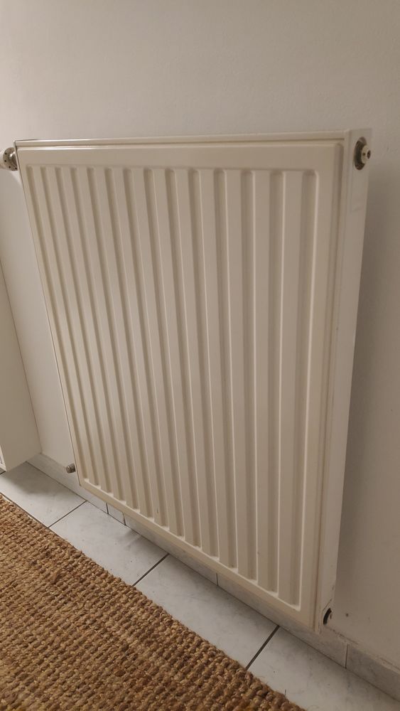 Radiateur chauffage central avec t�te thermostatique 0 Bron (69)