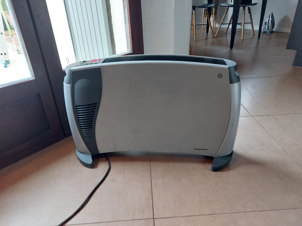 Radiateur �lectrique portable sur pieds 2000W  Thomson 18 La Colle-sur-Loup (06)