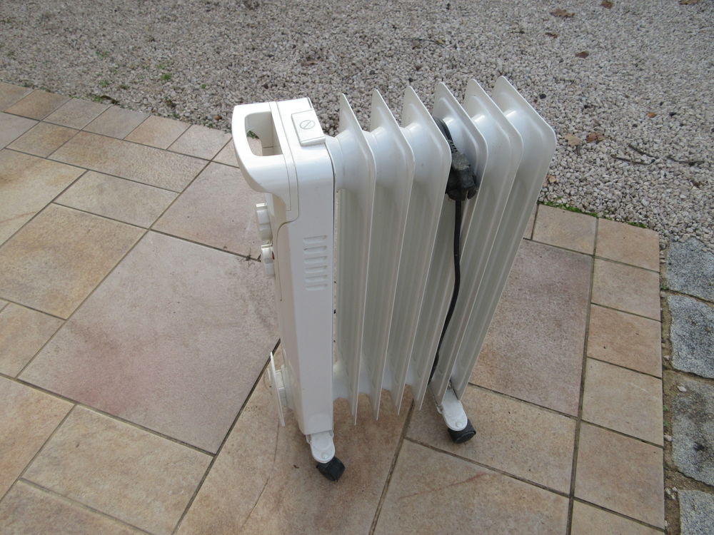 Radiateur �l�ctrique 40 Fayence (83)