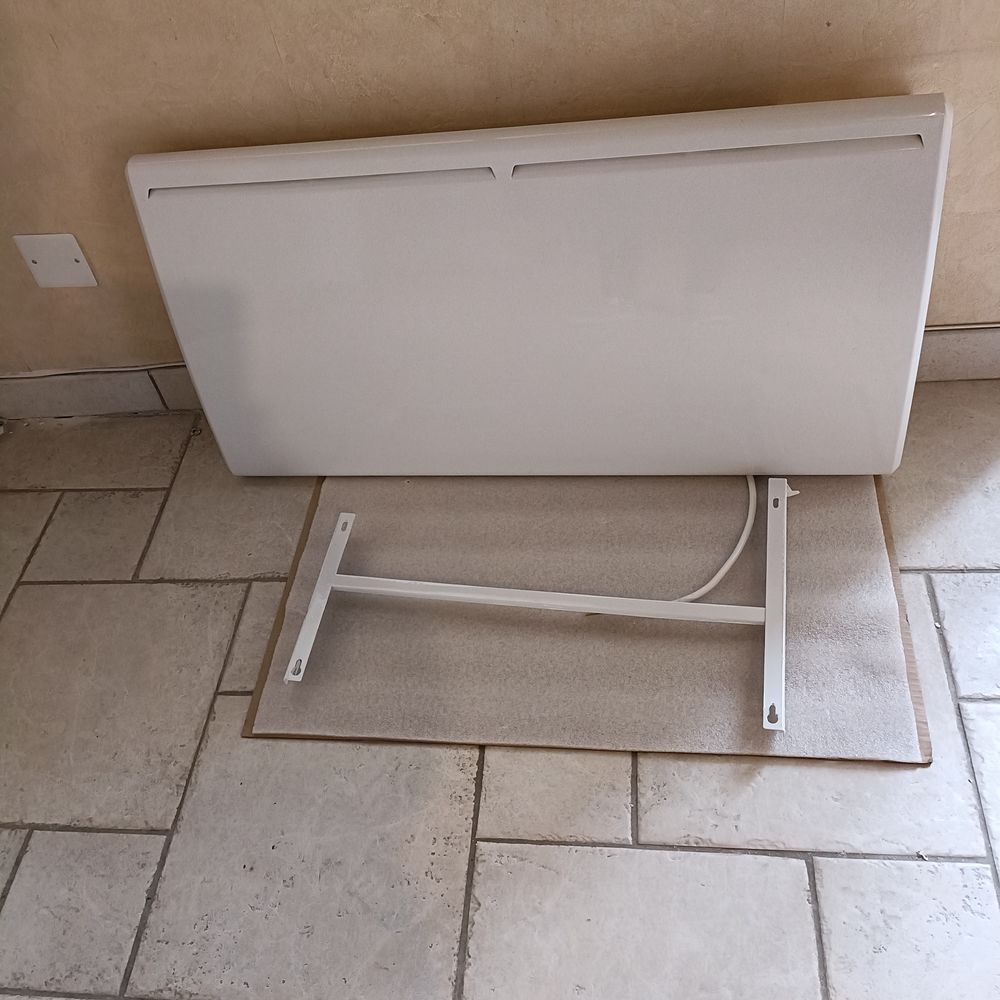 Radiateur a inertie 2000w neuf 90 Saint-Savinien (17)