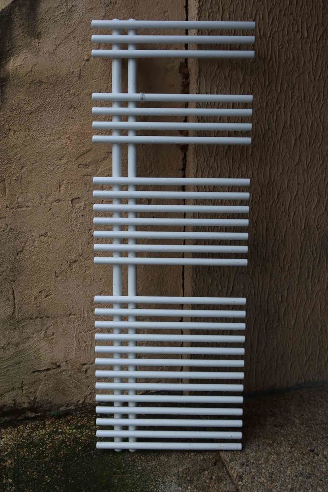 Radiateur s�che serviette pour chauffage central 50 Thil (01)