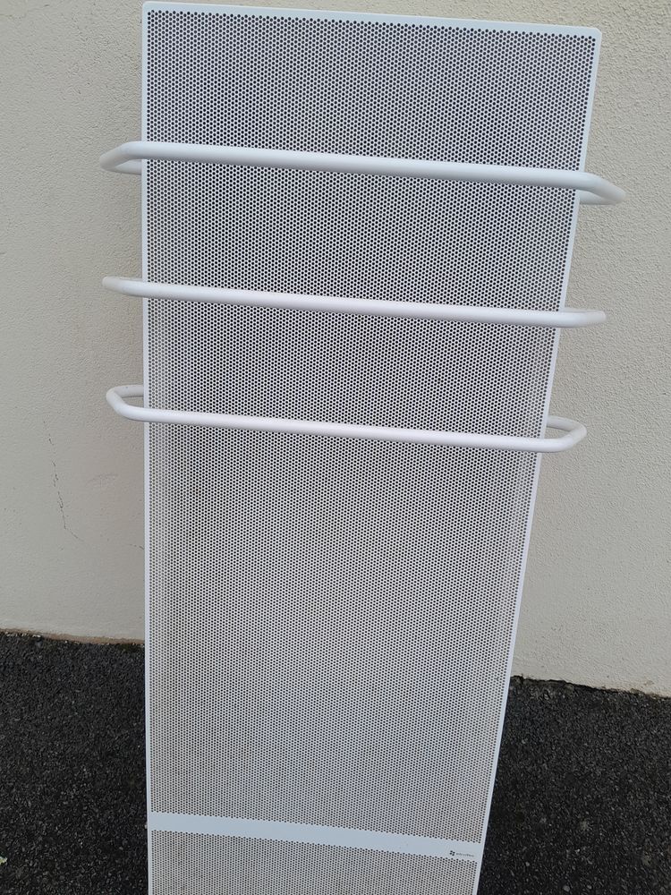 Radiateur s�che serviette bon �tat blanc 30 Barbechat (44)