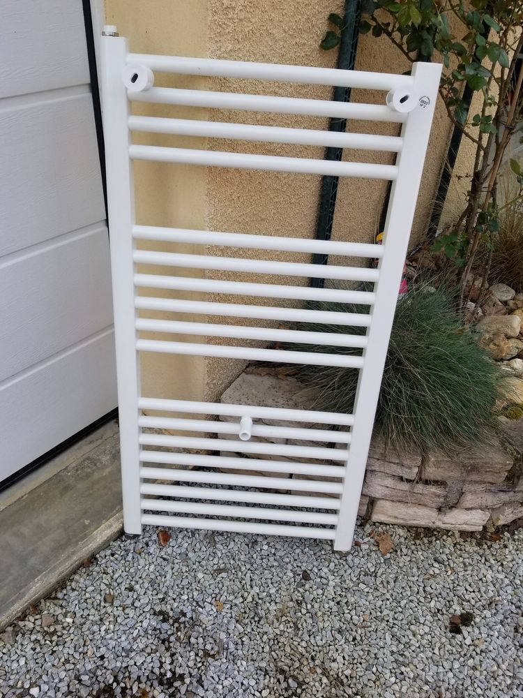 Radiateur S�che-serviettes eau chaude. 75 Castres (81)