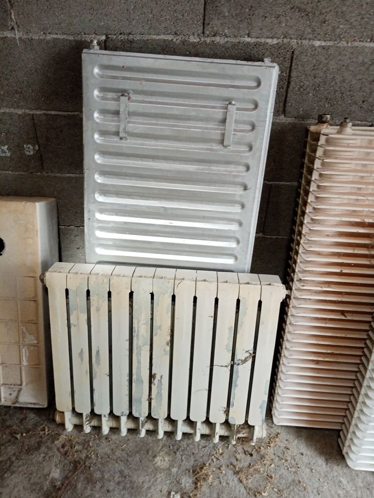  radiateurs en acier /fonte et allu 15 Montlu�on (03)