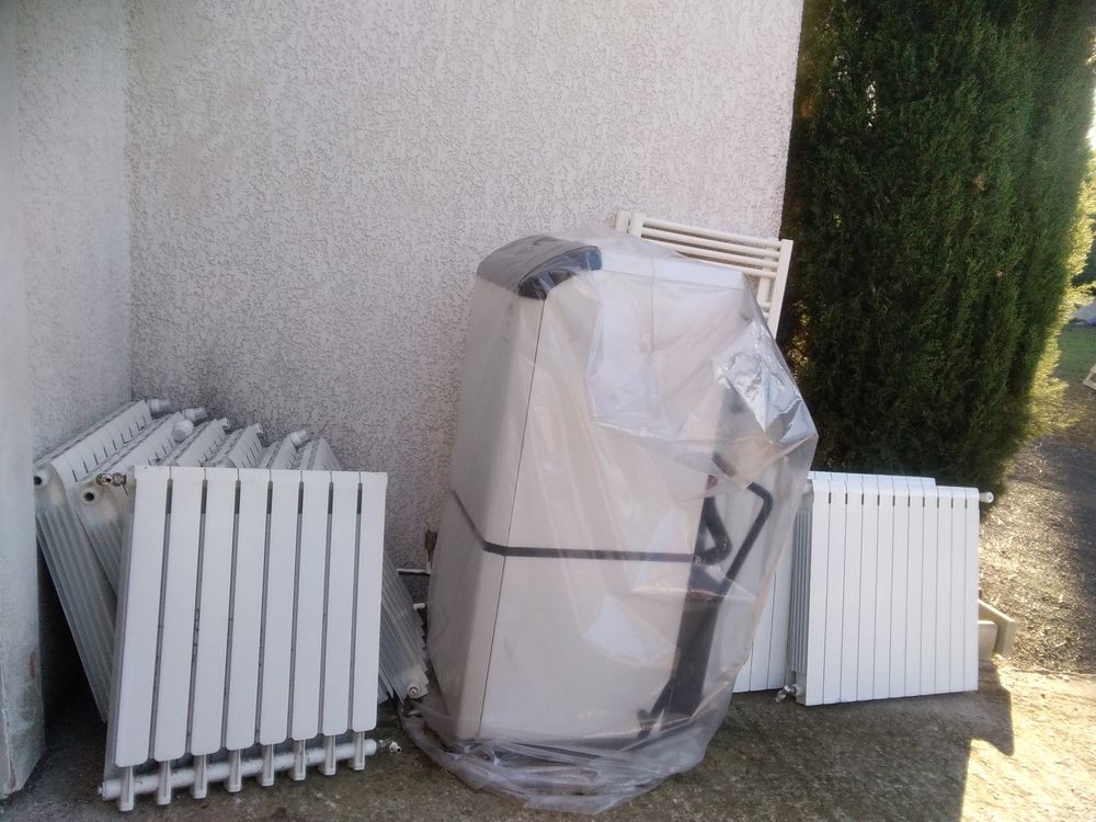 Radiateurs eau de chaudi�re ,toutes pi�ces maison. 30 P�zenas (34)