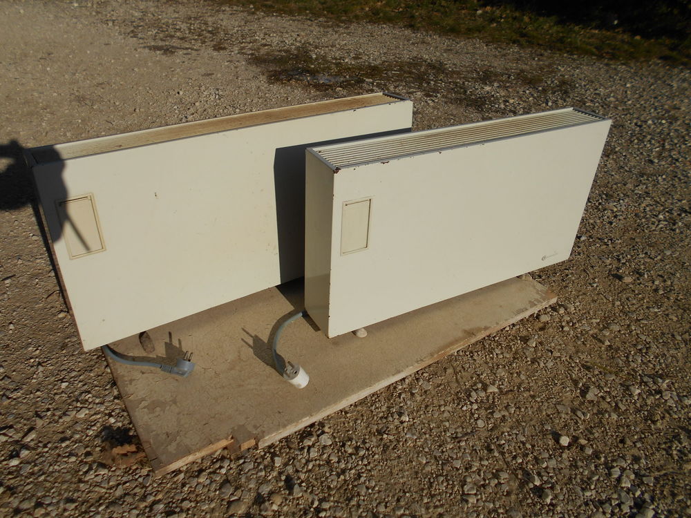 2 radiateurs convecteurs 10 Grillon (84)