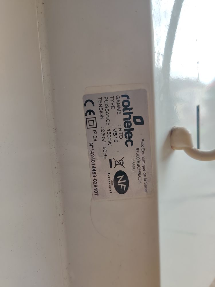 7 radiateurs Rothelec �co-�lectriques + 6 thermostats 4200 Vitry-sur-Seine (94)