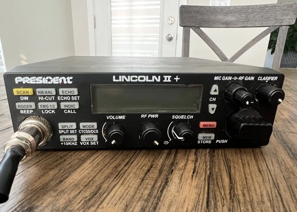 Radio mobile amateur President Lincoln II Plus 10 m� 60 Nancy (54)