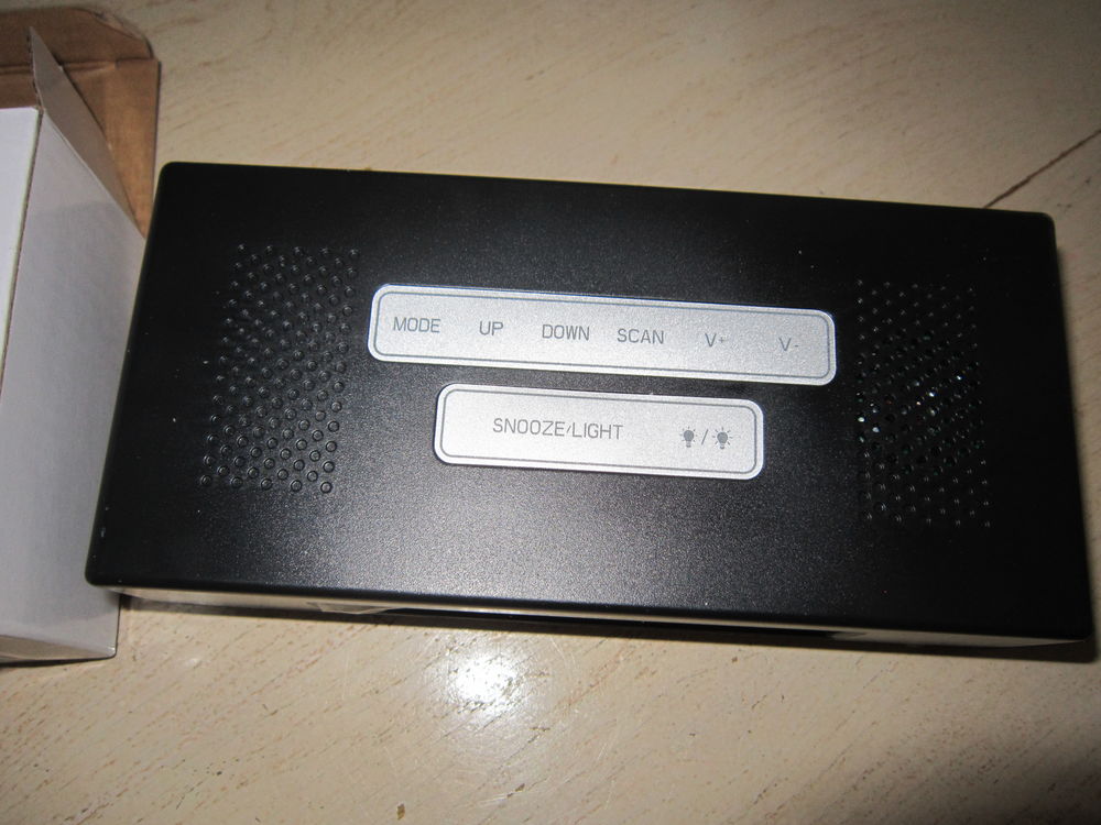 Radio r�veil de couleur noire 10 Brignais (69)