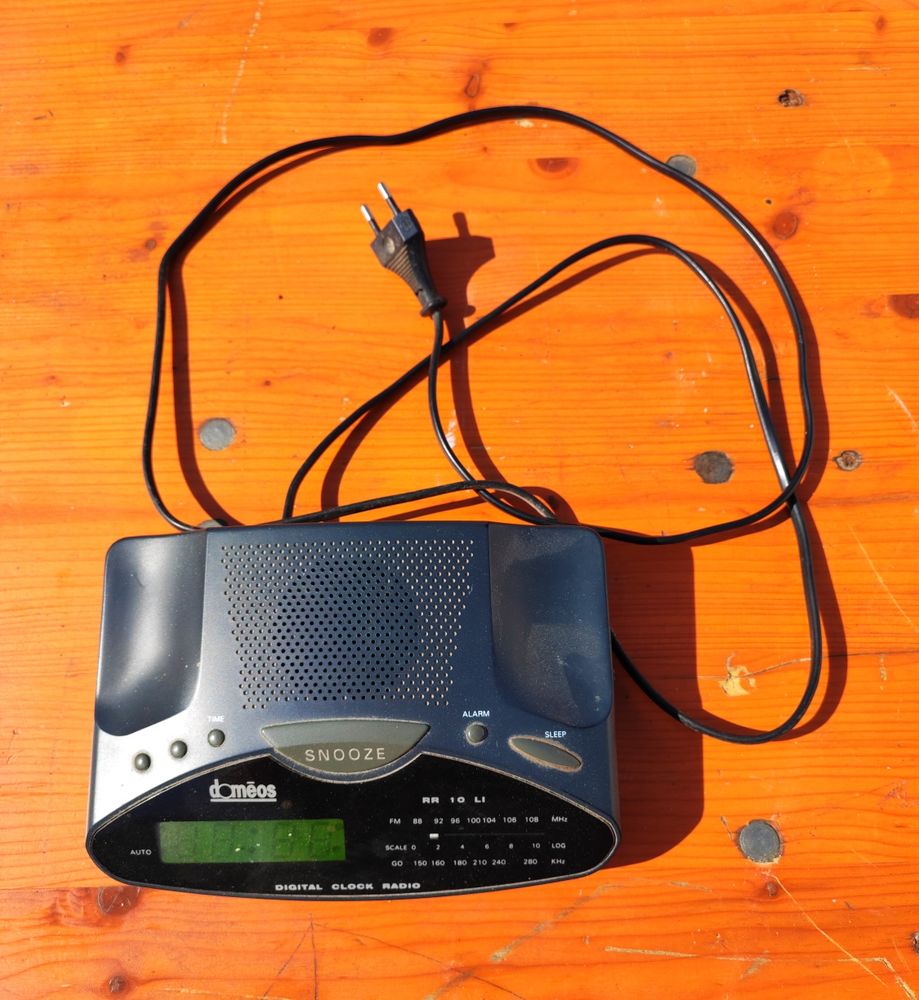 Radio r�veil 24h - Domeos 5 Dommiers (02)