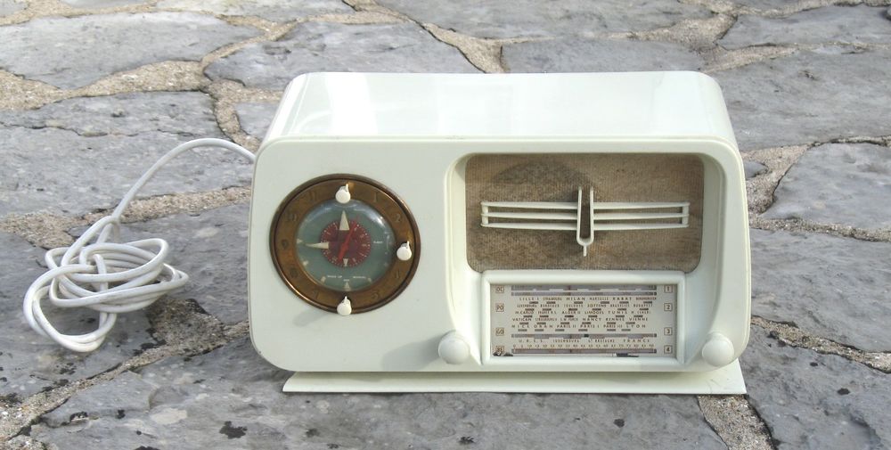 Radio-R�veil TSF Ducretet Thomson L4323 de 1952 � Restaurer 50 Maule (78)