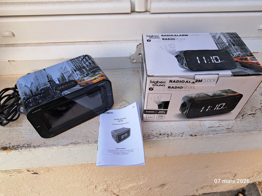 Radio r�veil projection de l'heure 7 Saint-Genis-Laval (69)