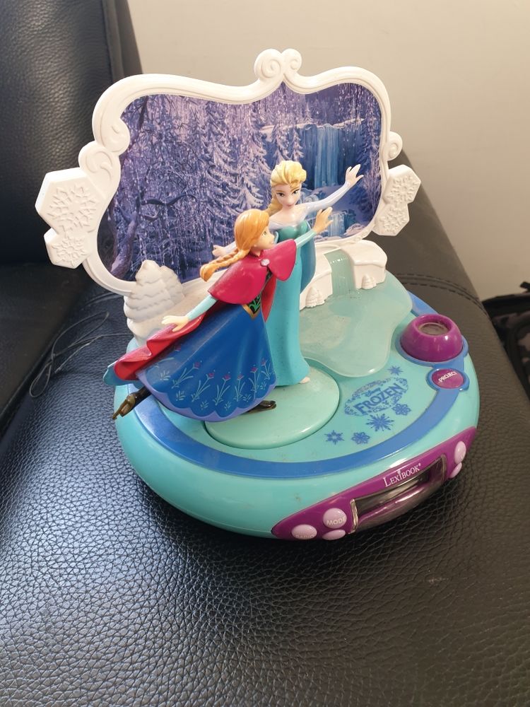 radio r�veil la reine des neiges 15 Saint-Martin-d'H�res (38)