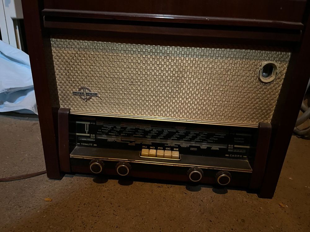 Radio Tourne disques DUCRETET THOMSON  Vintage  0 Brive-la-Gaillarde (19)