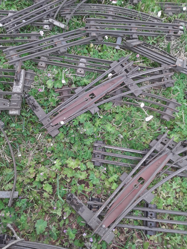 Lot de rails de TRAIN �LECTRIQUE 20 Ch�zeneuve (38)