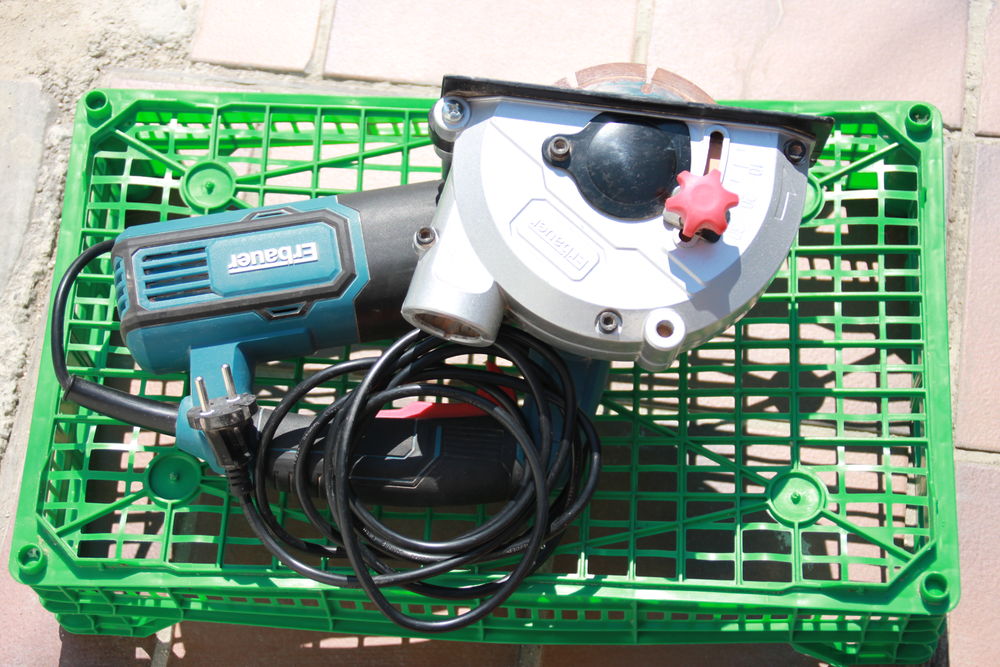 rainureuse filaire 110 Gan (64)