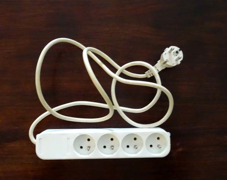 Rallonge multiprise, 4 prises, 1.5 m, NF, TBE 4 Paris 4 (75)