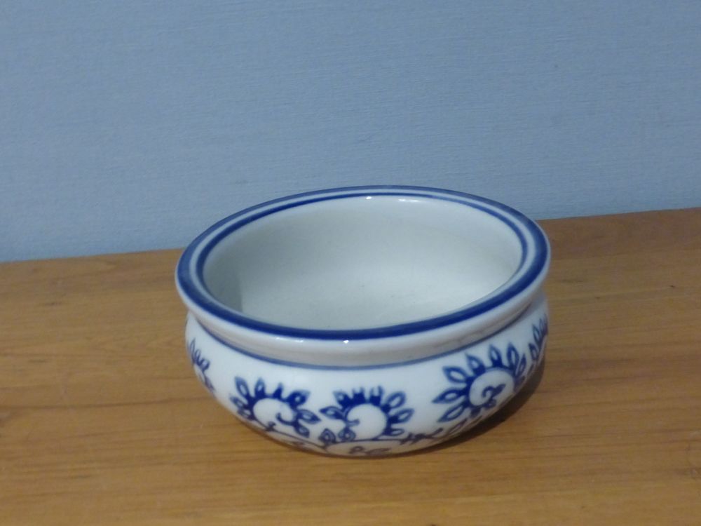 RAMEQUIN porcelaine ; NEUF 3 Doussard (74)