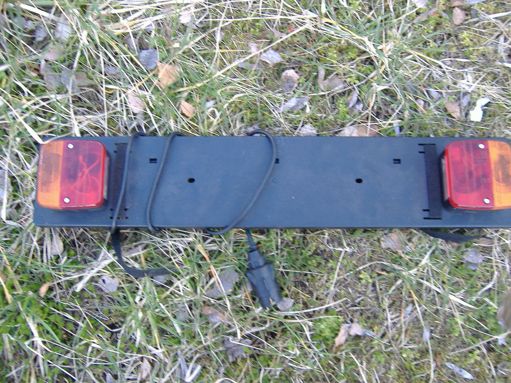 Rampe de signalisation arrière véhicule ou remorque 30 Nébing (57)
