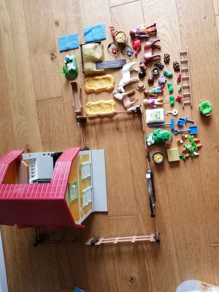 Ranch poney Playmobil � prix n�gociable 65 Laval (53)