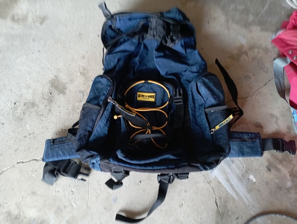 Sac de randonn�e bleu 10 Le Po�t (05)