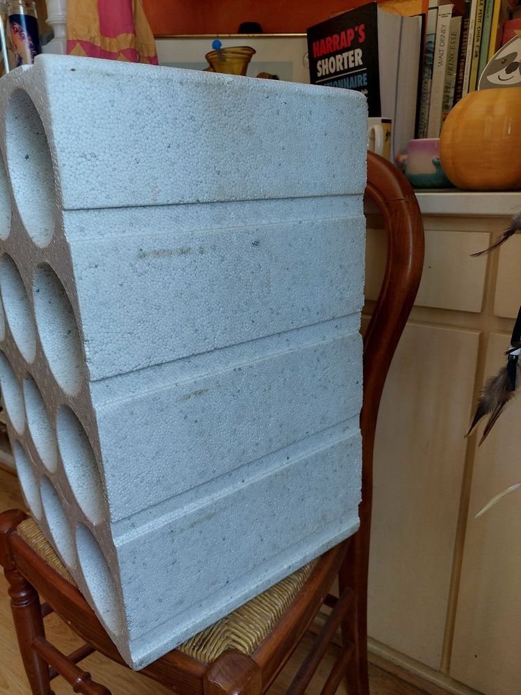 Range bouteilles en polystyr�ne 10 Toulon (83)