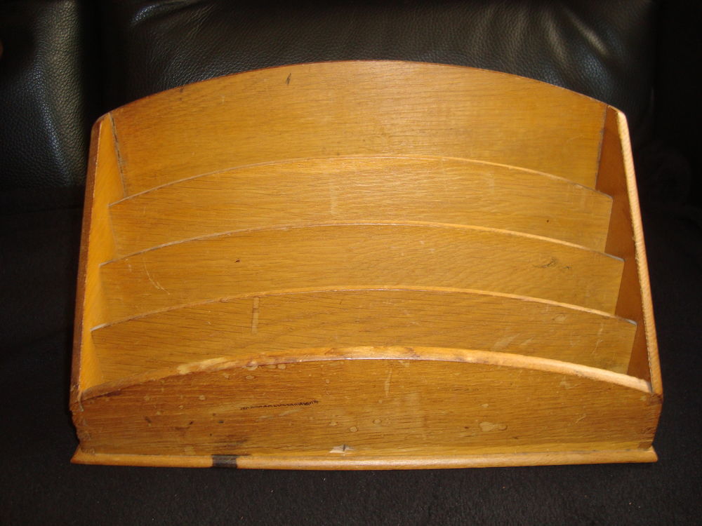 Range ,lettres....courrier  en bois 6 Villev�que (49)