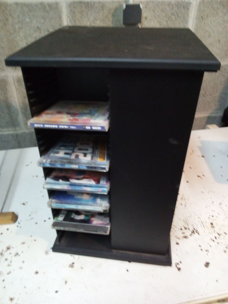 Ranges DVD et CD 0 Villiers-Charlemagne (53)