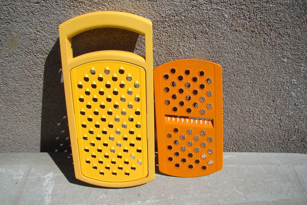 R�pes � fromage / l�gumes Tupperware vintage ann�es 1970
20 Gargenville (78)