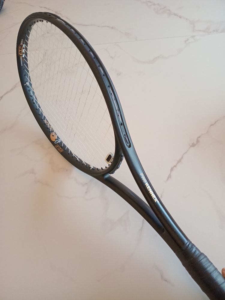 Raquette Pro Kennex ou Prokennex pour Adulte. 25 Le Plessis-Tr�vise (94)