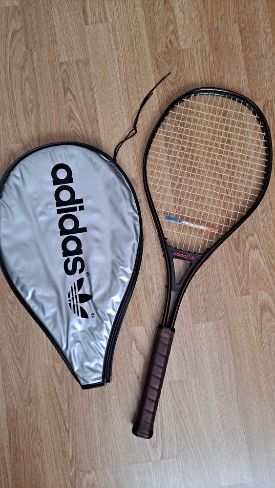 Raquette de tennis ADIDAS Ouragan (vintage) 10 Issy-les-Moulineaux (92)
