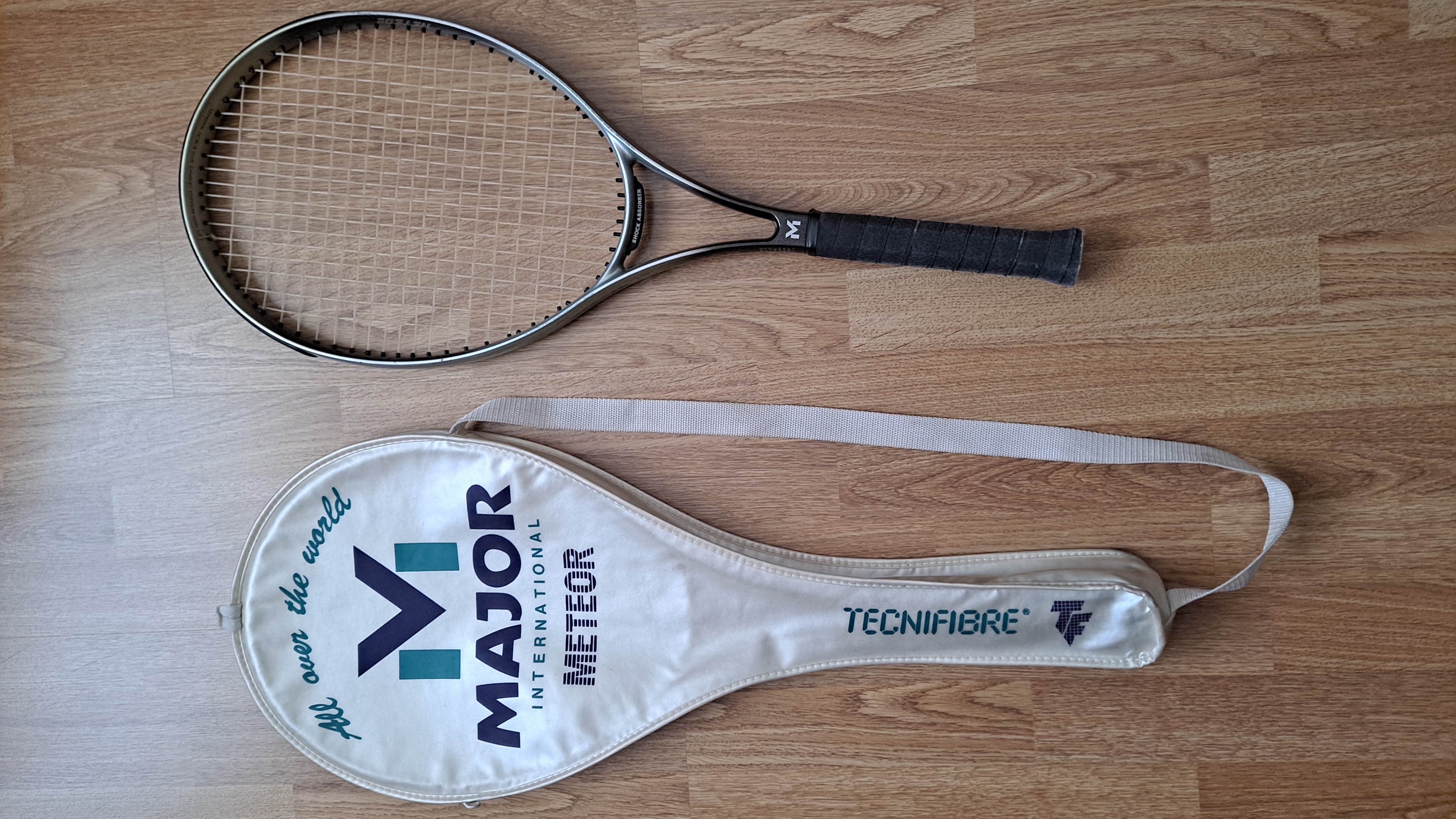 Raquette de tennis MAJOR METEOR Fibre de carbone 15 Issy-les-Moulineaux (92)