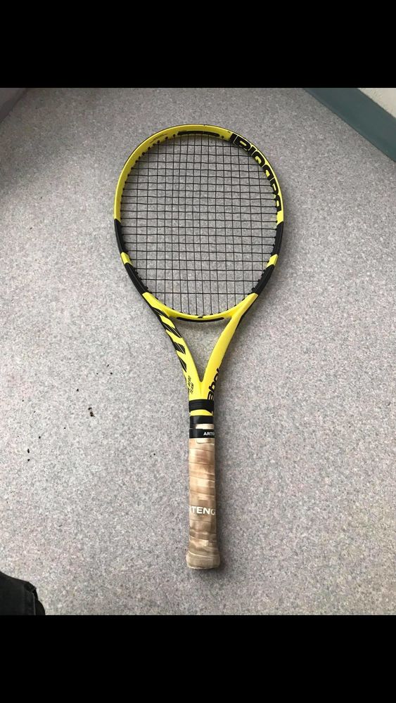 Raquette de tennis  125 Pourrières (83)