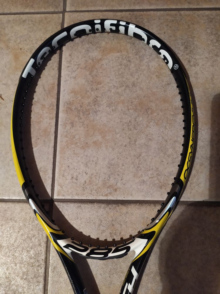 Raquette tennis 20 L'Isle-d'Abeau (38)